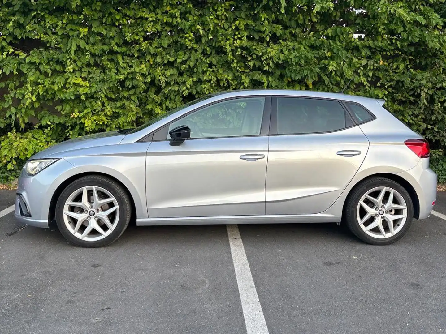 SEAT Ibiza Ibiza 1.0 EcoTSI 115 ch S/S DSG7 FR Gris - 2