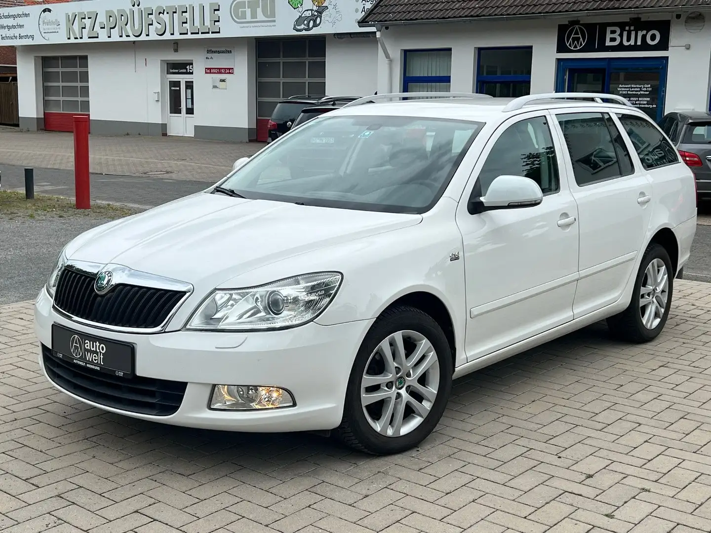 Skoda Octavia 2.0 TDI | 4X4 | Zahnriemen neu | TÜV neu Weiß - 1