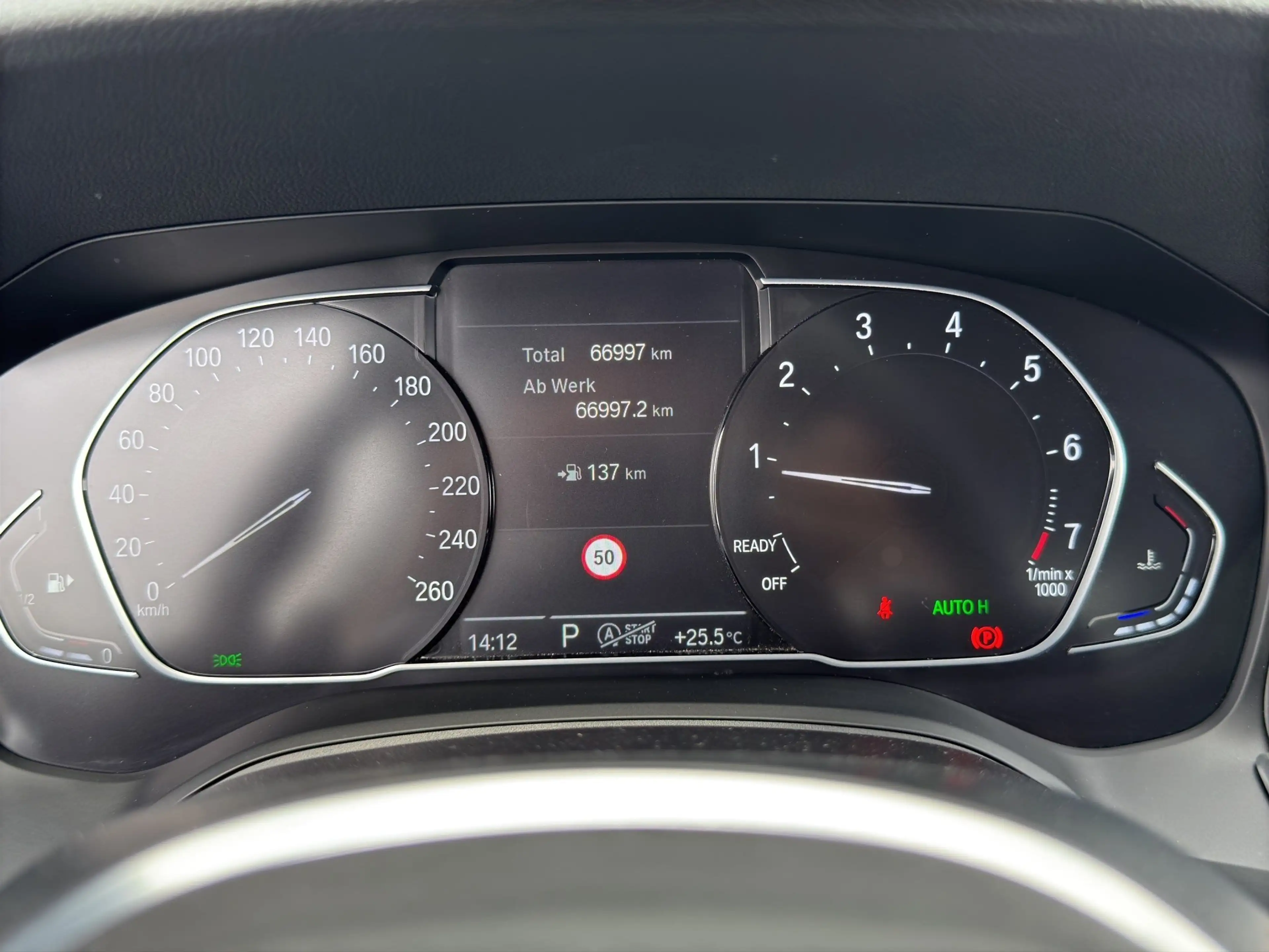 BMW 220 i M Paket Head-Up Drive/Parkassist HiFi DAB — photo 25