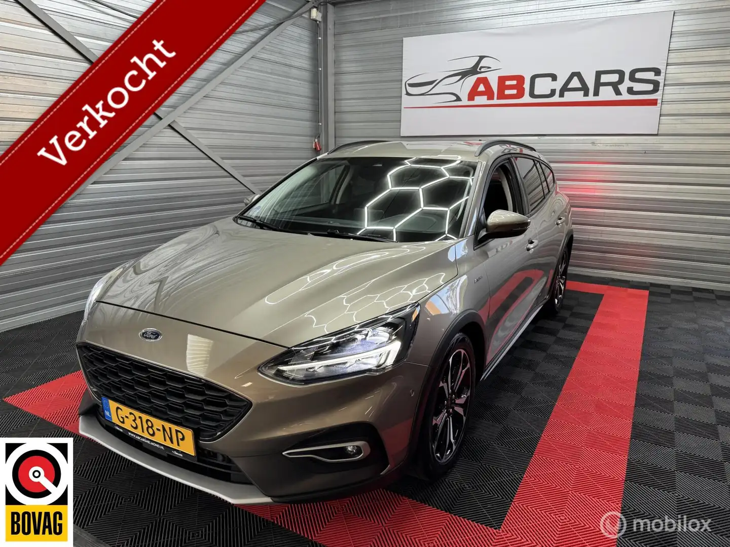 Ford Focus Wagon 1.5 EcoBoost Active Business Grijs - 1
