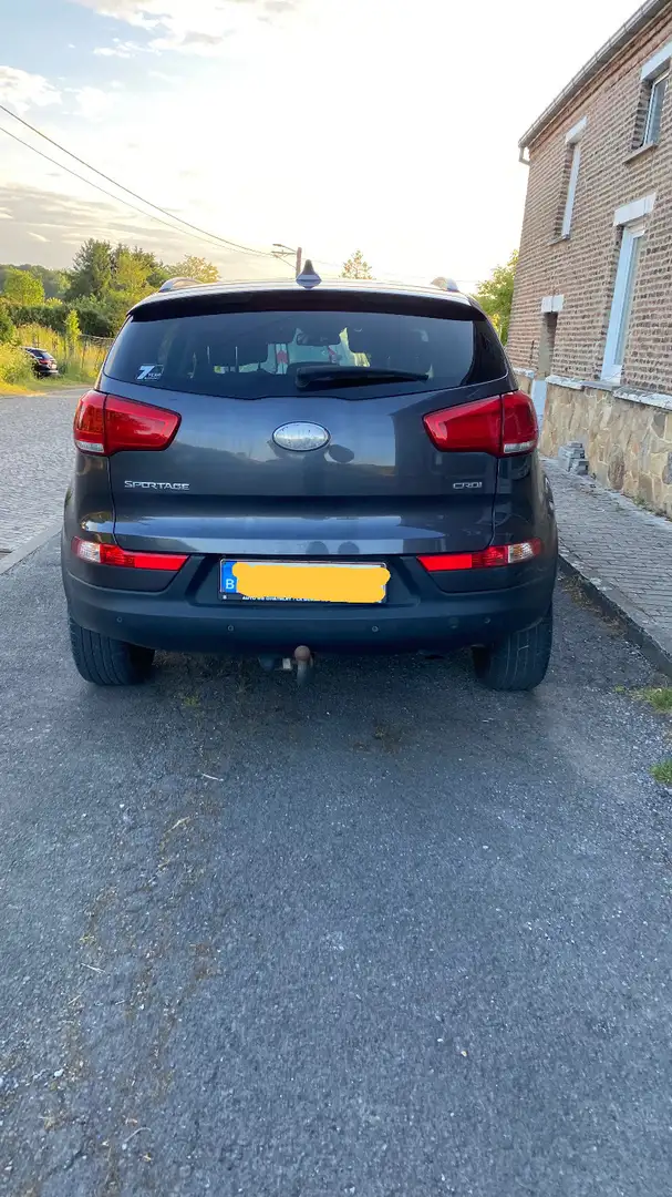 Kia Sportage 2.0 CRDi 4WD Sense Gris - 2