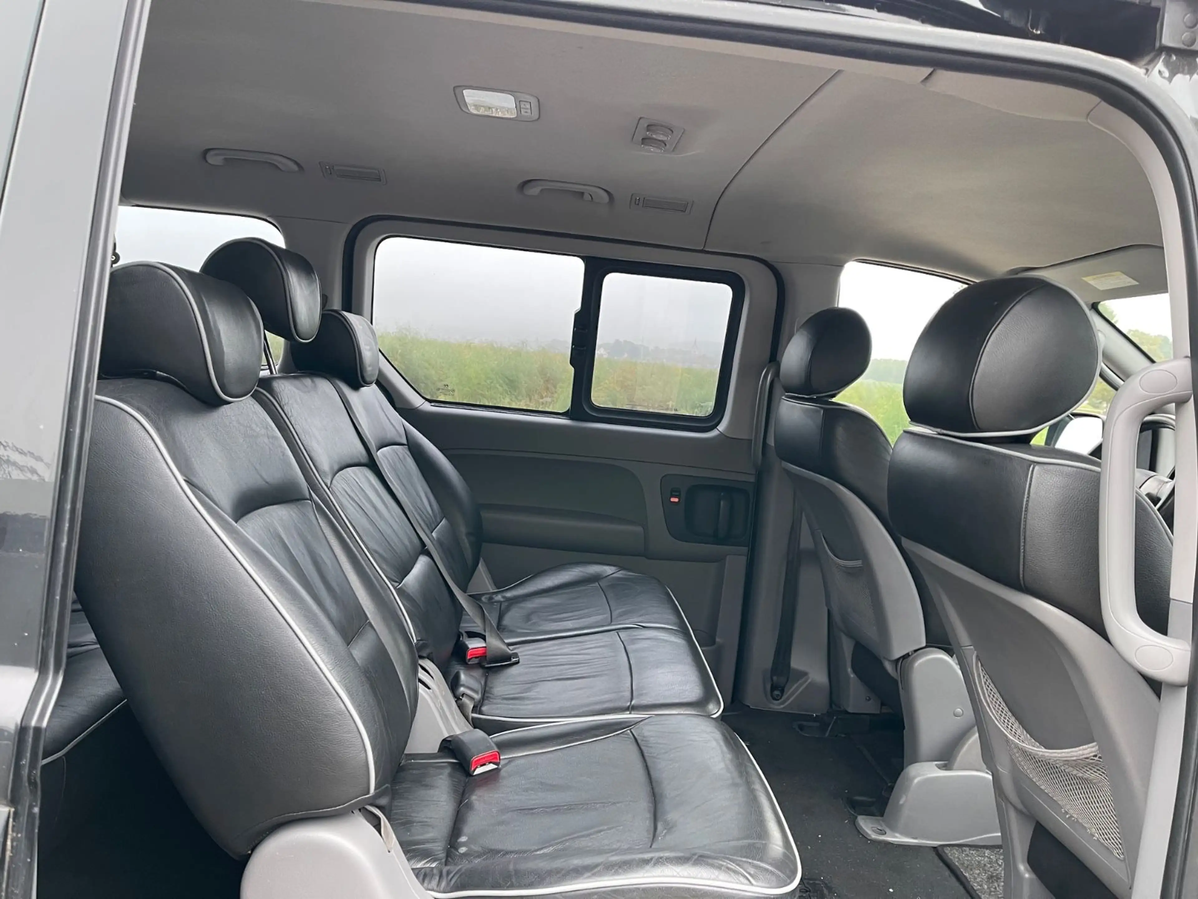 Hyundai H-1 Travel Premium — photo 15