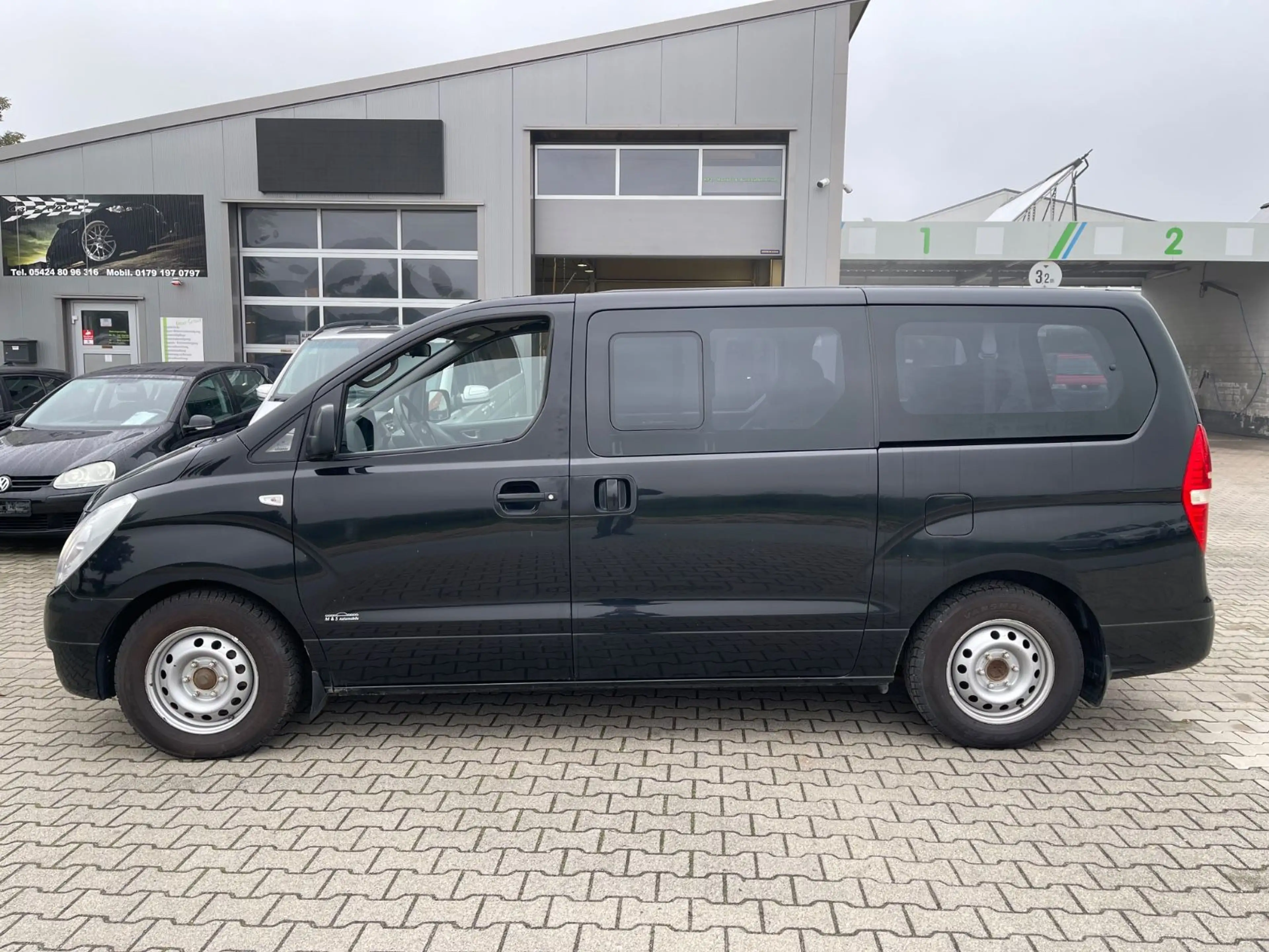 Hyundai H-1 Travel Premium — photo 9
