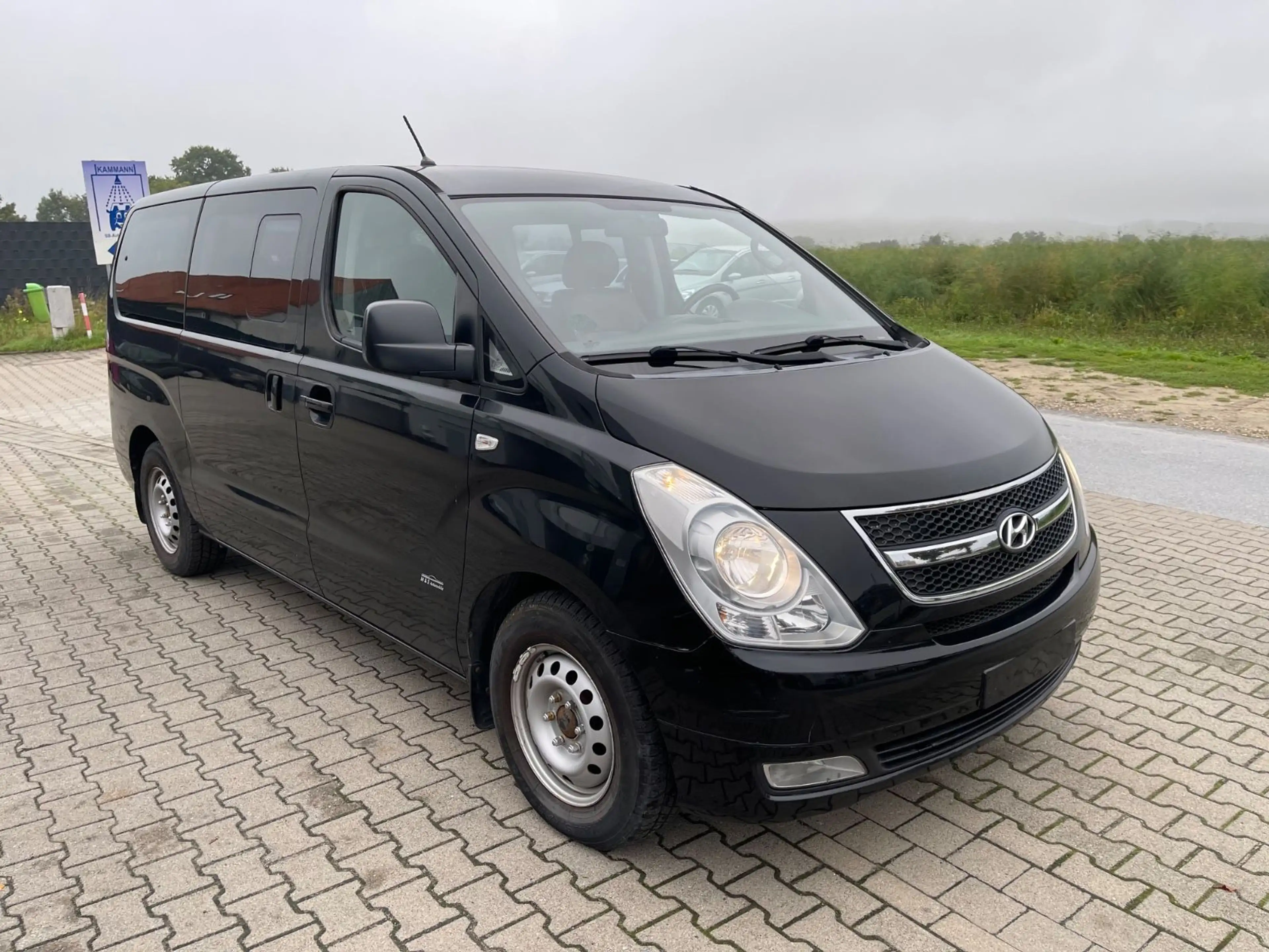 Hyundai H-1 Travel Premium — photo 2
