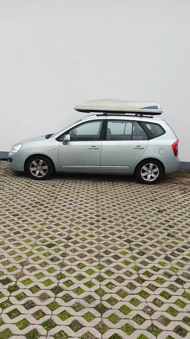 Kia Carens 2.0 CVVT LX - 1