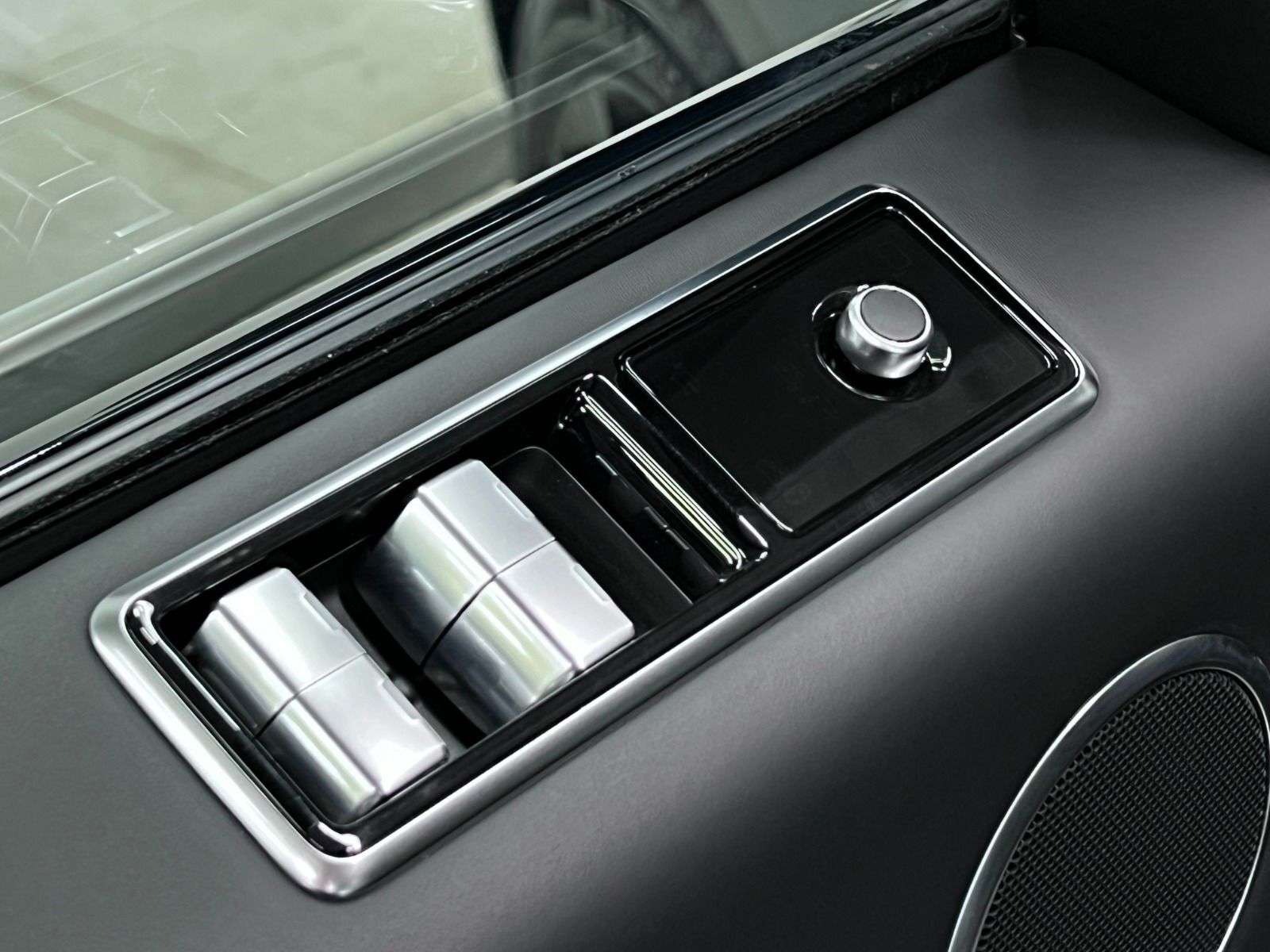 2020 Land Rover Range Rover Sport HST | CENTER CONSOLE FRIDGE | 22 INCH WHEELS thumb 27