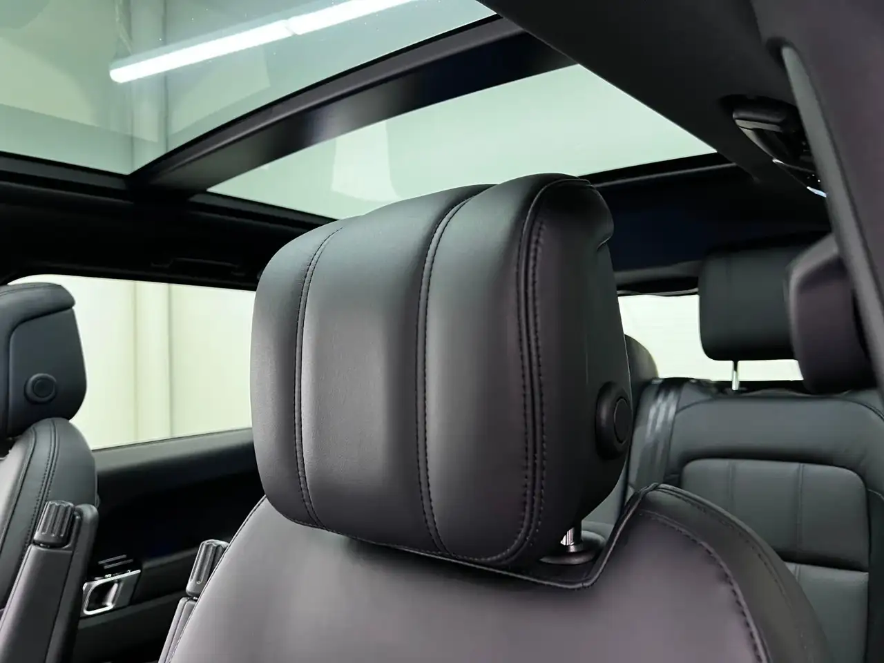 Land Rover Range Rover Sport снимка Land Rover Range Rover Sport