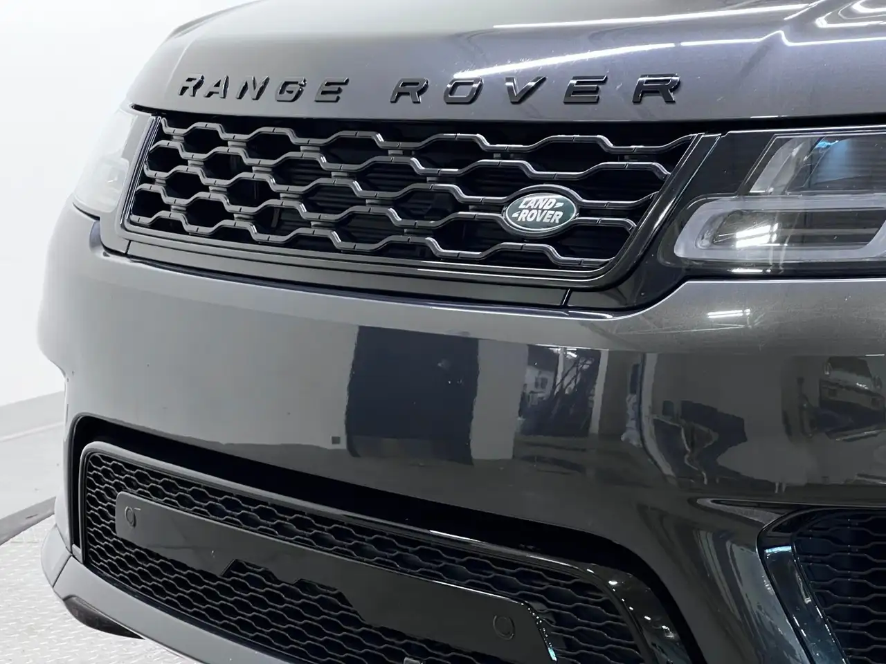 Land Rover Range Rover Sport снимка Land Rover Range Rover Sport