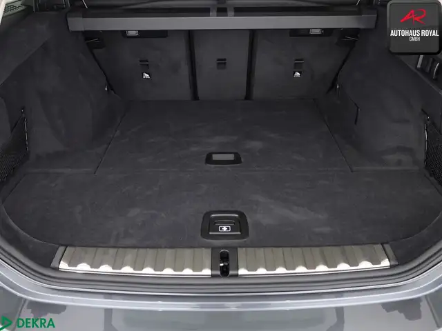 BMW 3 Series view 13