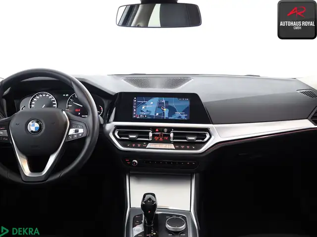 BMW 3 Series view 9