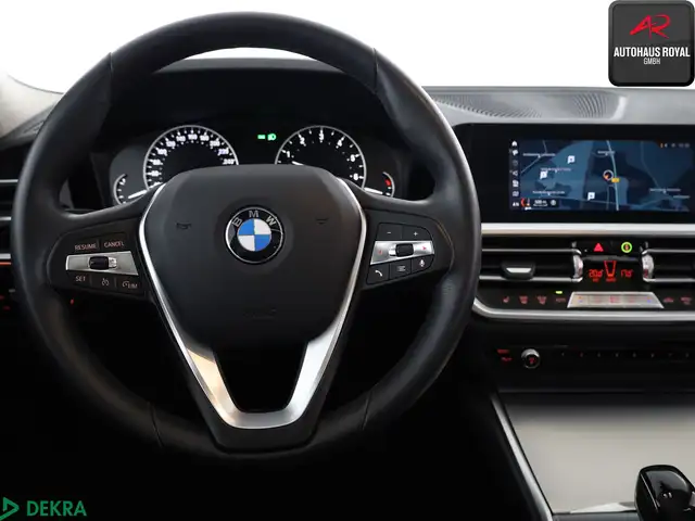 BMW 3 Series view 15