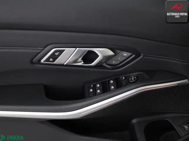 BMW 3 Series view 14
