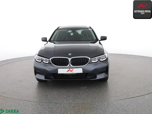 BMW 3 Series view 8