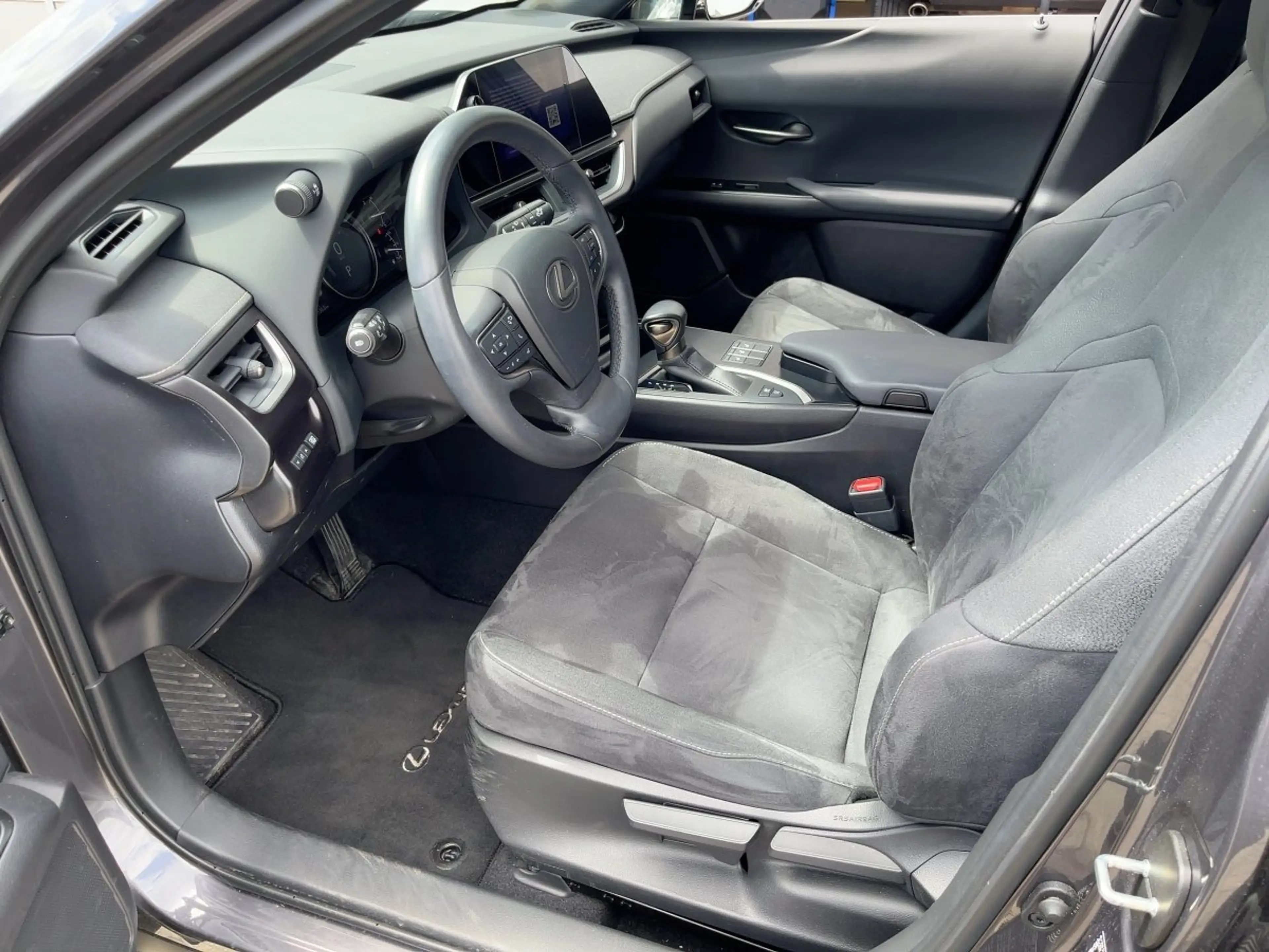 Lexus UX 250h Style Edition CloudNavi*ACC*KAM*SHZ — photo 7