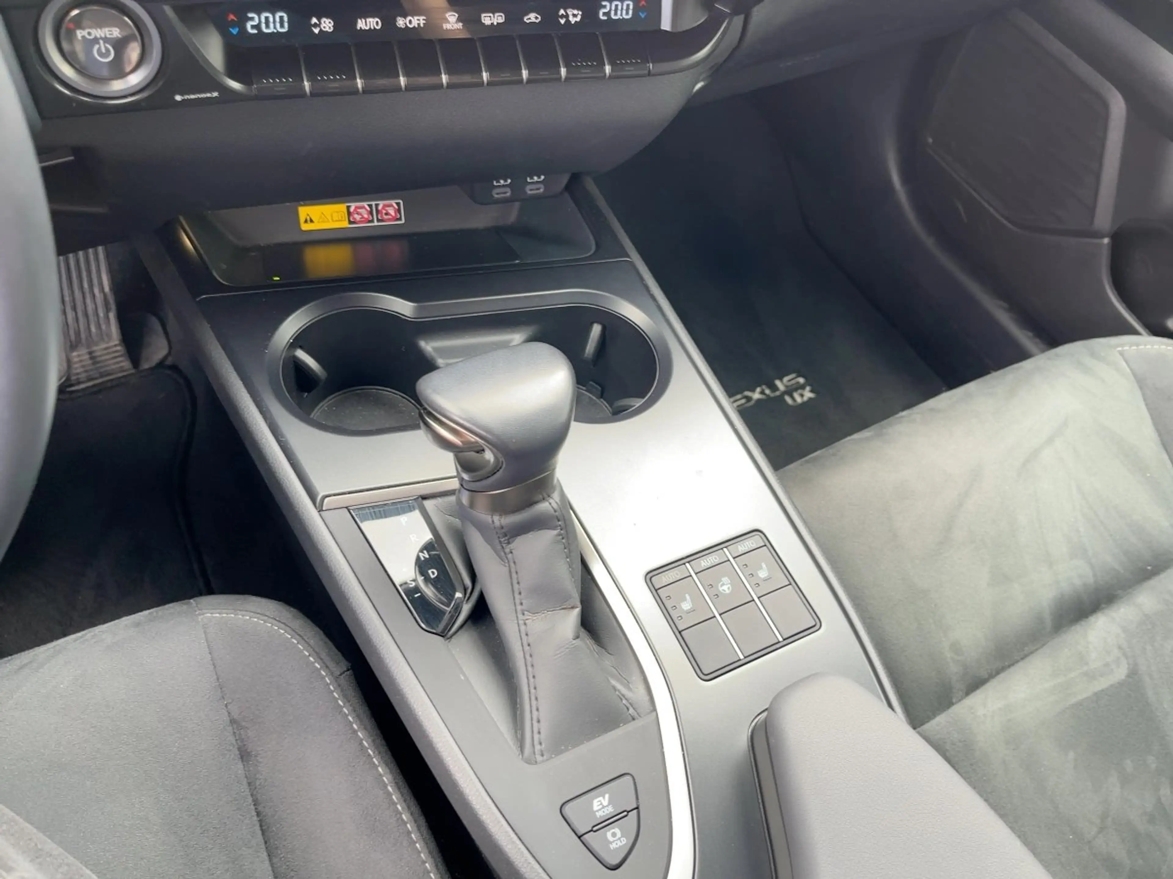 Lexus UX 250h Style Edition CloudNavi*ACC*KAM*SHZ — photo 14