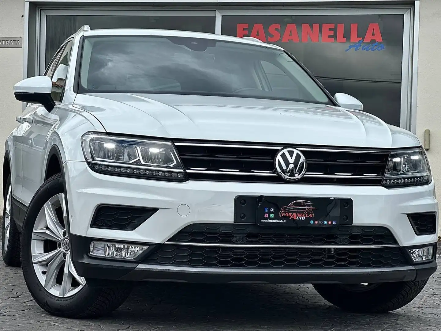 Volkswagen Tiguan Tiguan 1.4 tsi Executive 150cv dsg Weiß - 1