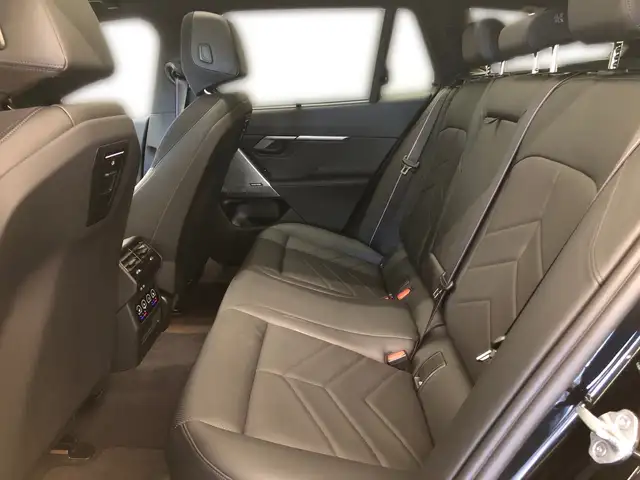BMW 5 Series view 7
