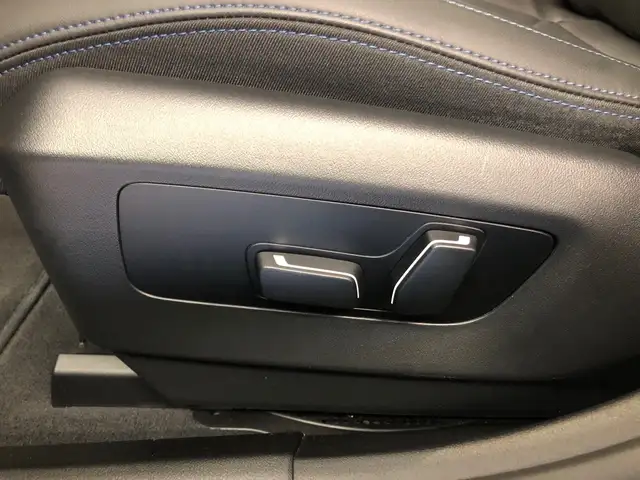 BMW 5 Series view 6