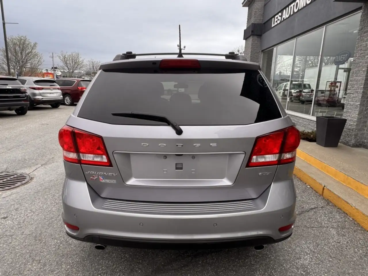 Dodge Journey снимка Dodge Journey