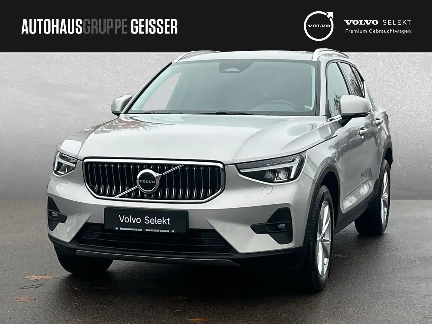 Volvo XC40 B4 MILD Hybrid Automatik Plus Bright AHK Silber - 1