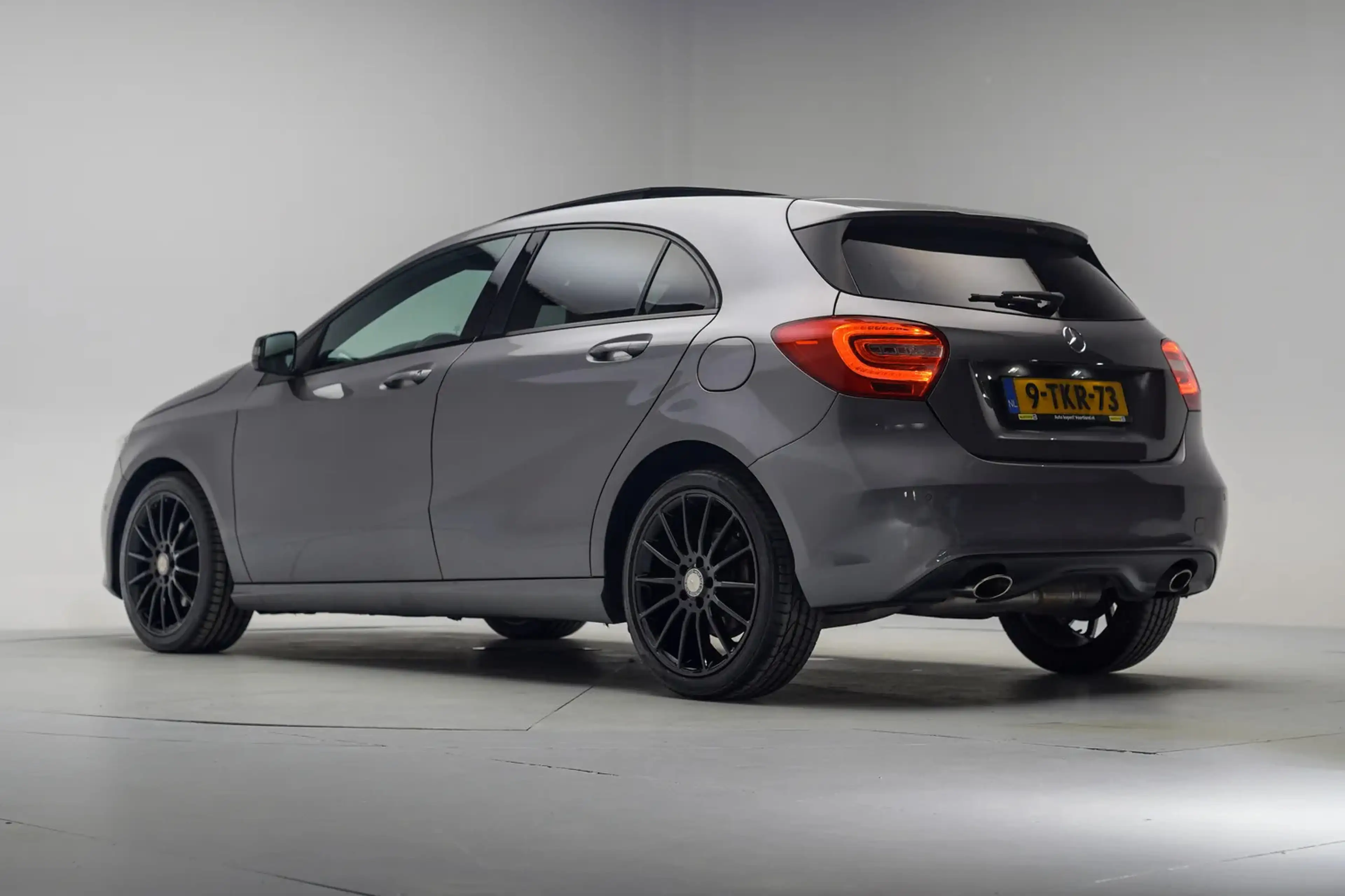 Mercedes-Benz A 180 Ambition [ Panorama Xenon Navi Clima PDC Cruise ] — photo 3