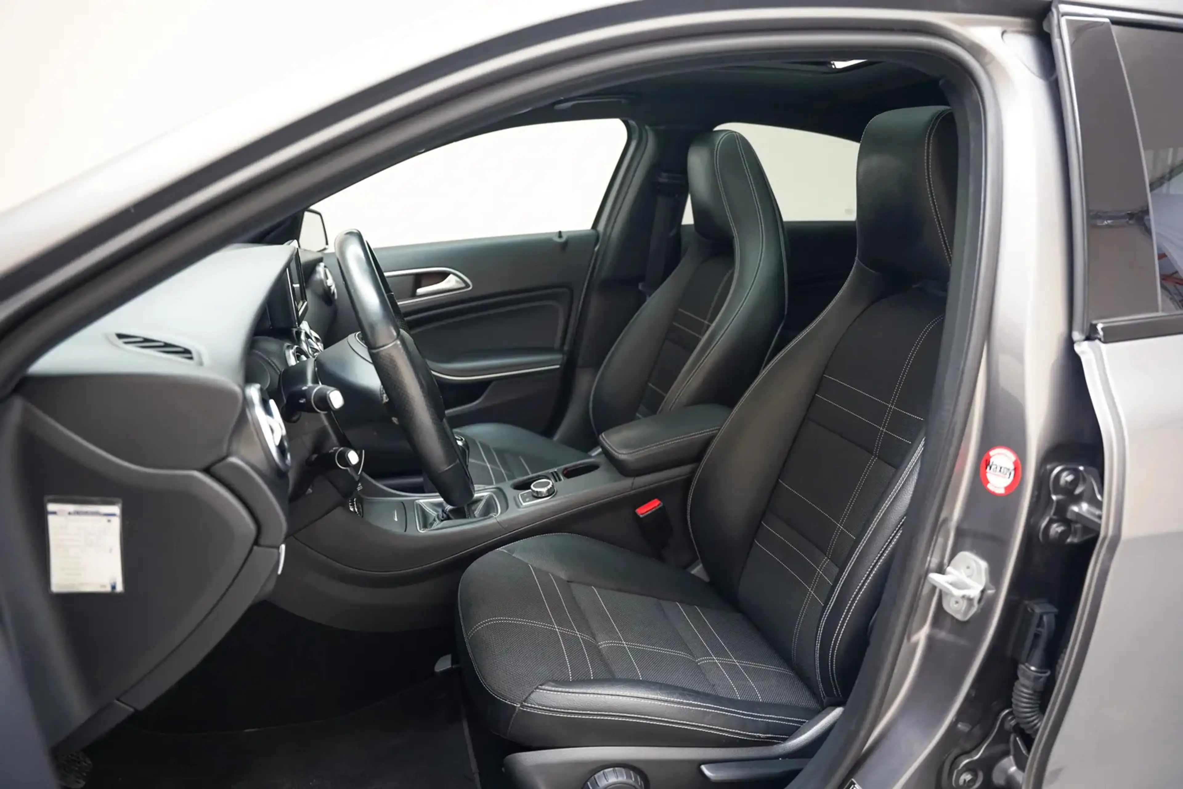 Mercedes-Benz A 180 Ambition [ Panorama Xenon Navi Clima PDC Cruise ] — photo 10
