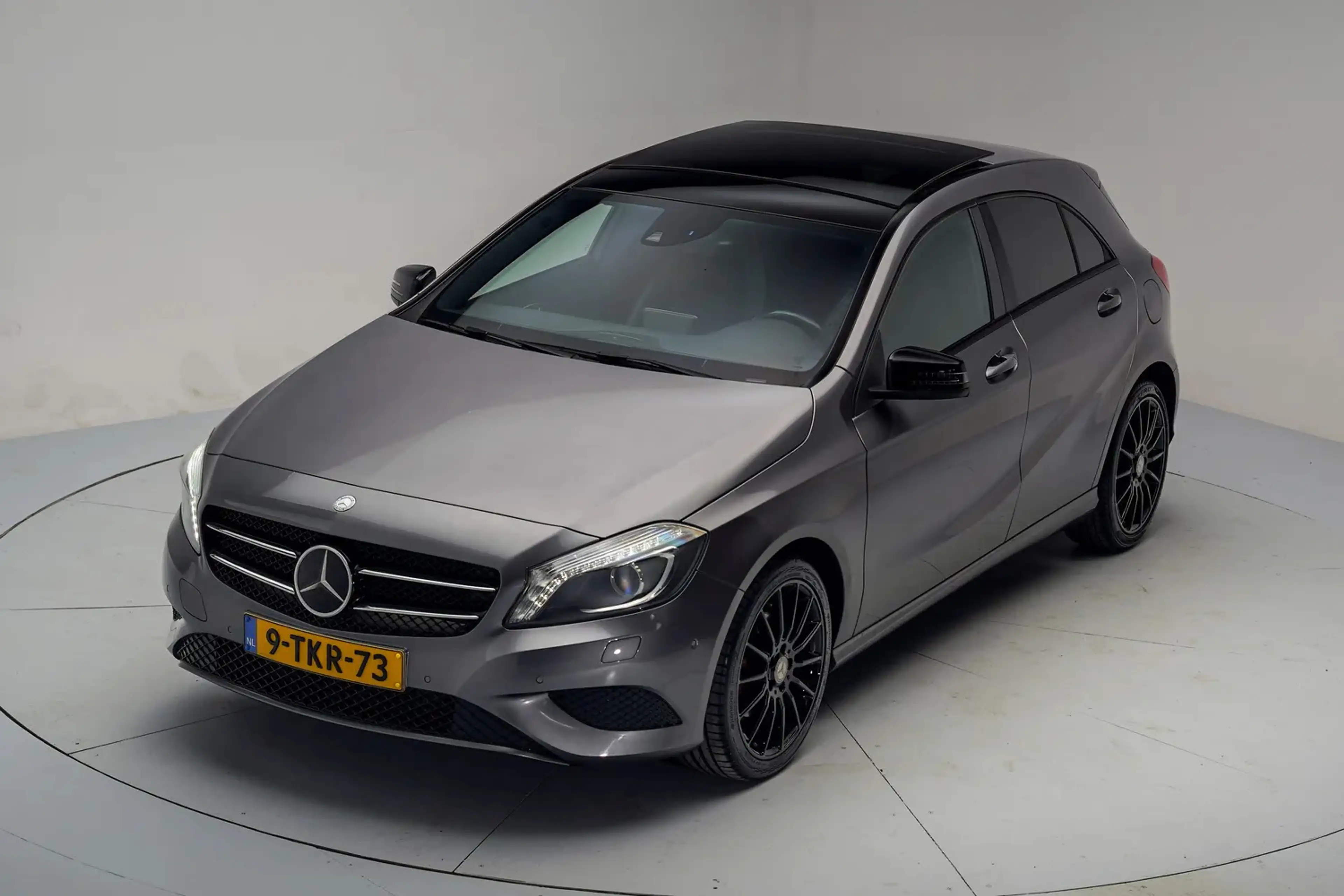 Mercedes-Benz A 180 Ambition [ Panorama Xenon Navi Clima PDC Cruise ] — photo 13