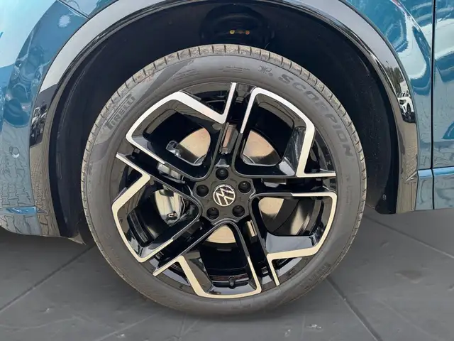Volkswagen Tiguan view 15