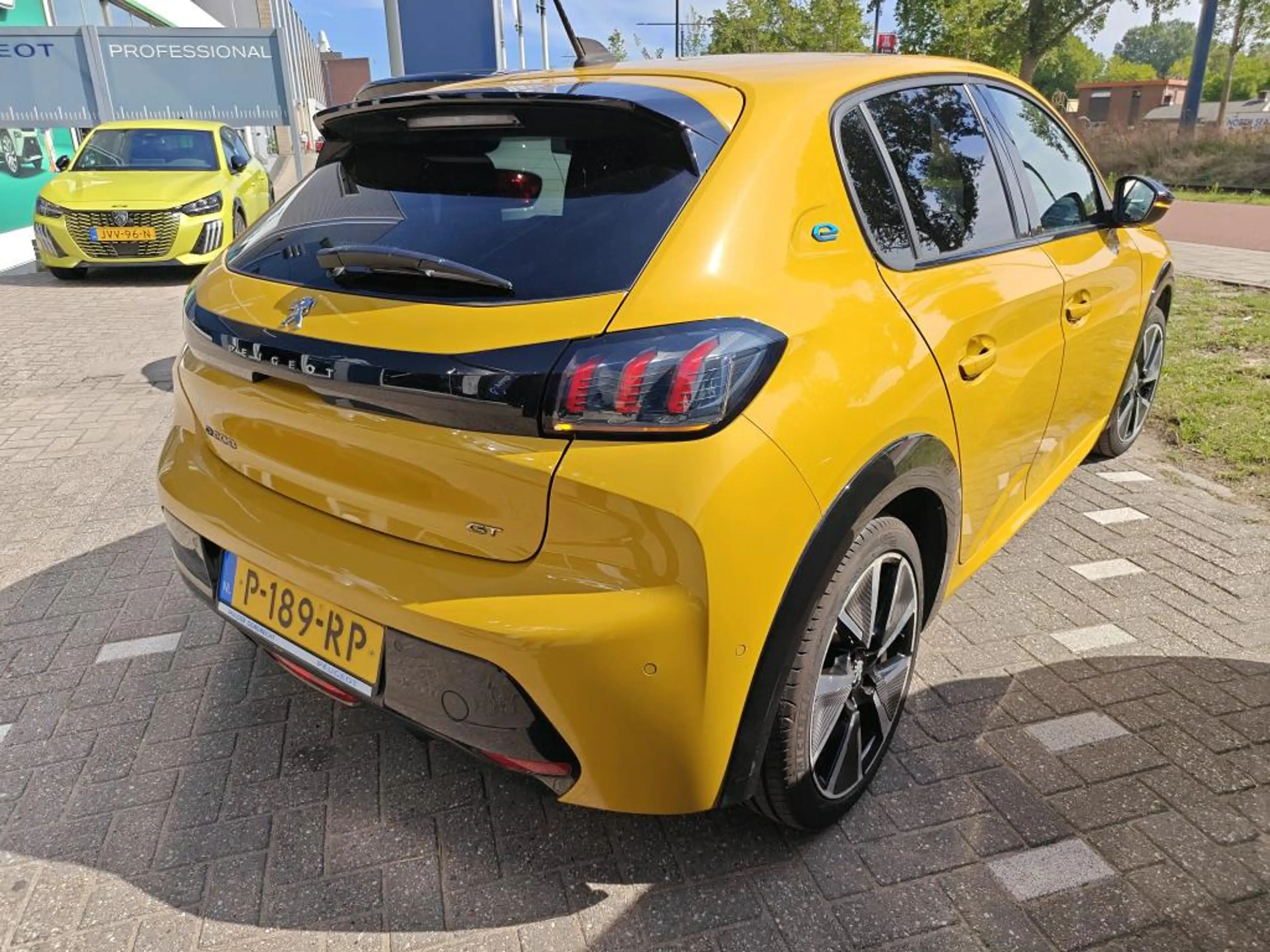 Peugeot e-208 EV GT Pack 50 kWh | Fase 3 laden | Stoelverwarming — photo 3