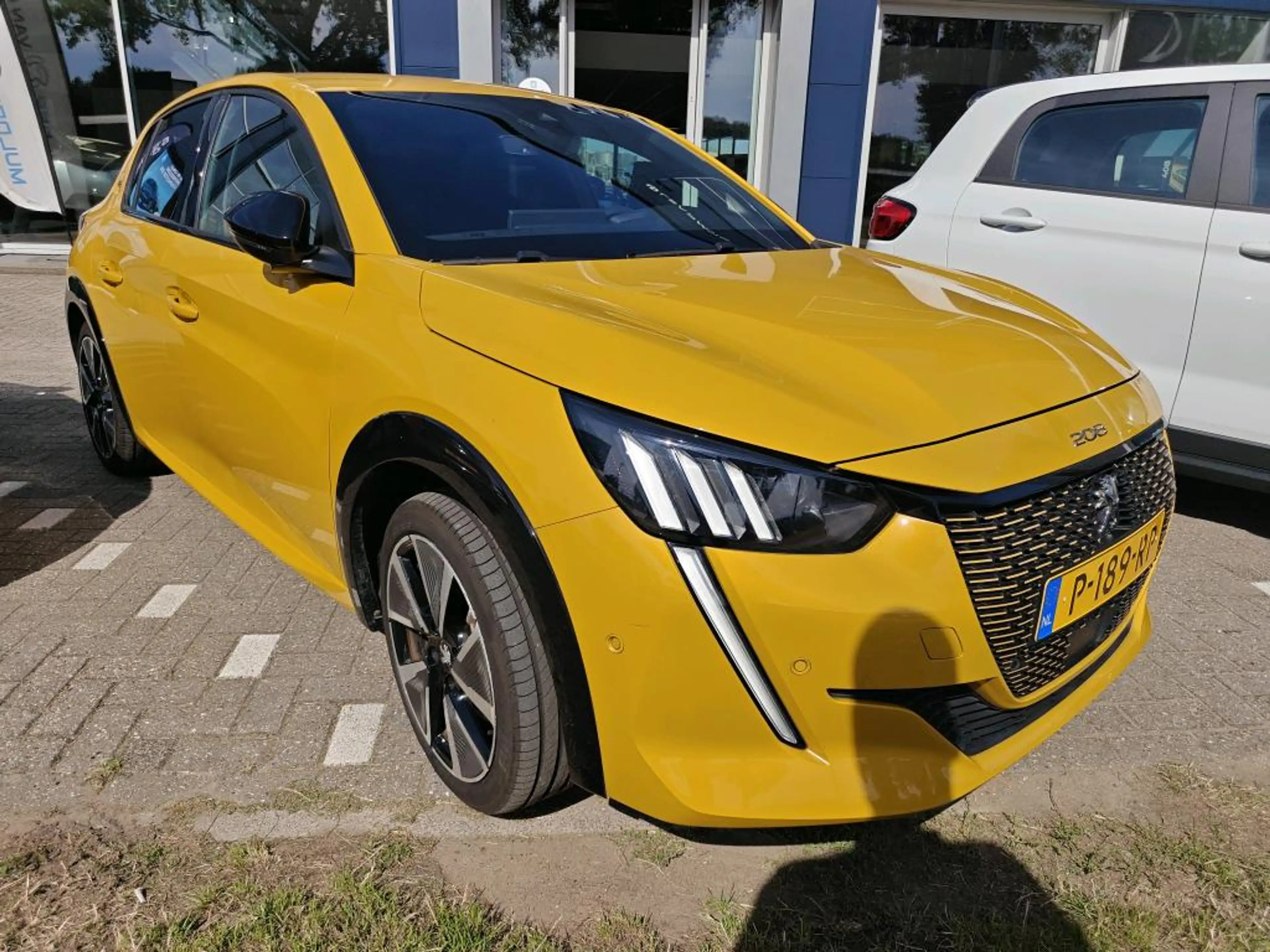 Peugeot e-208 EV GT Pack 50 kWh | Fase 3 laden | Stoelverwarming — photo 2