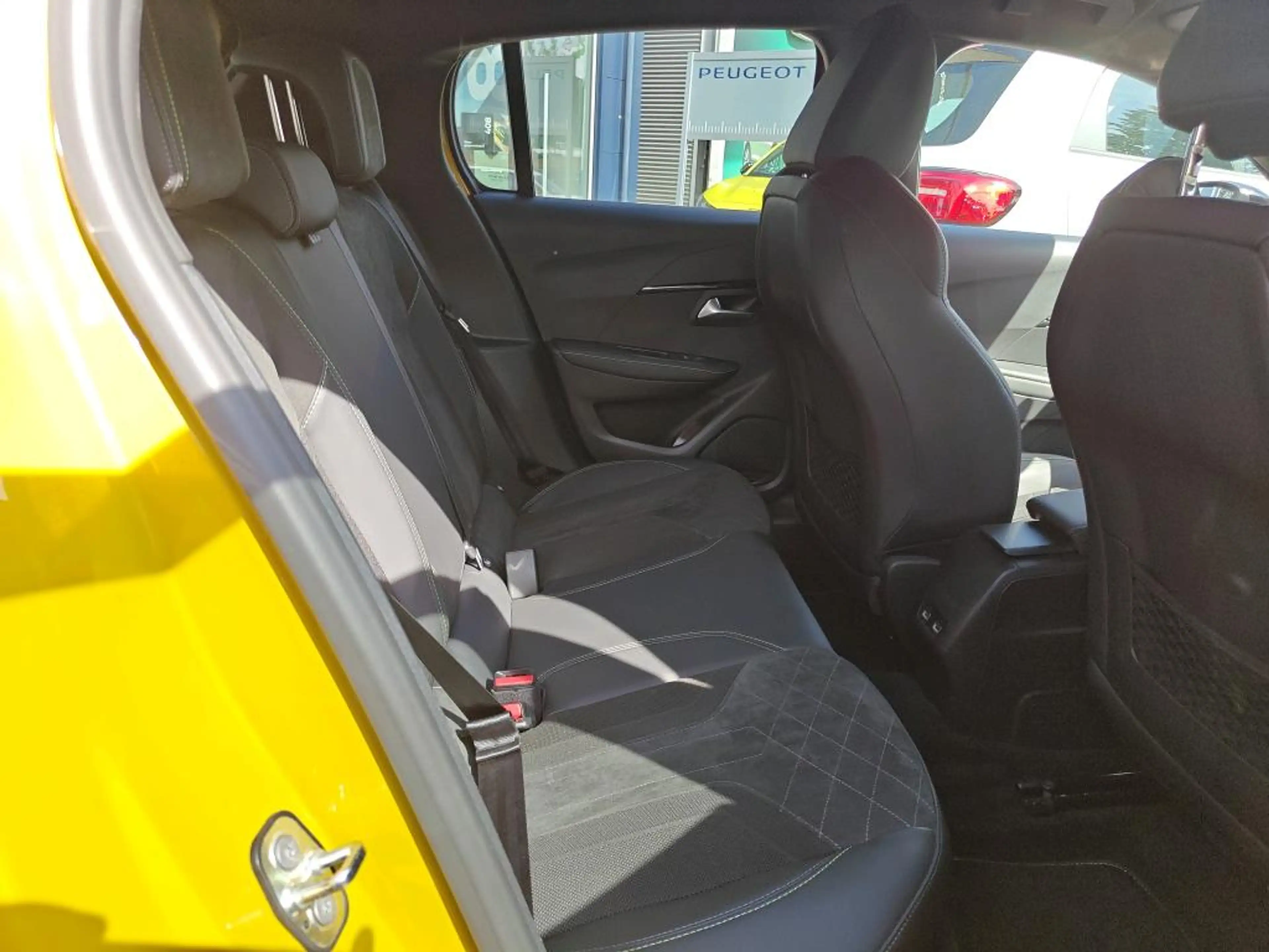 Peugeot e-208 EV GT Pack 50 kWh | Fase 3 laden | Stoelverwarming — photo 9