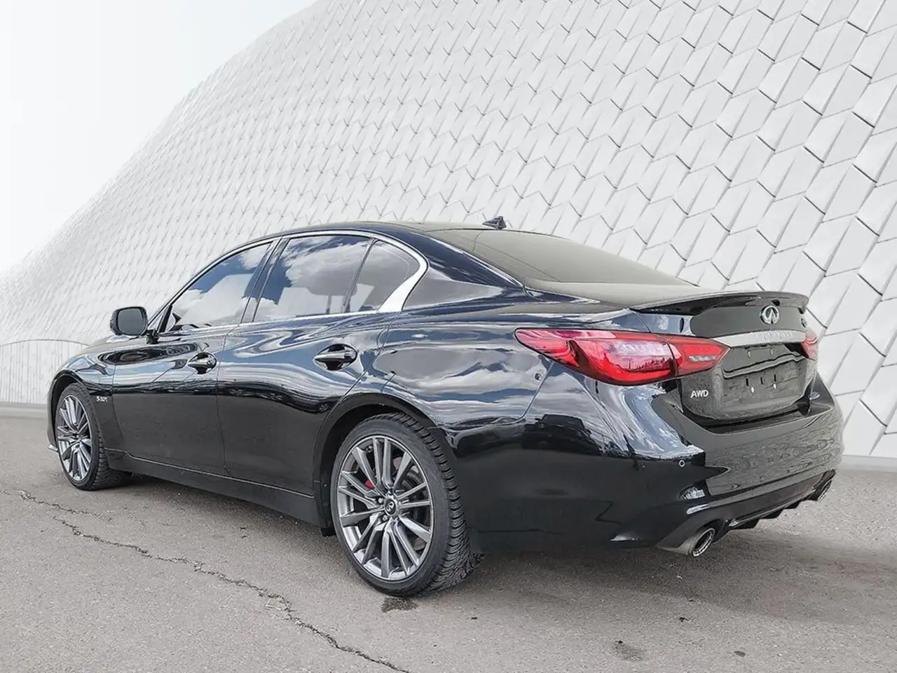 Infiniti Q50 снимка Infiniti Q50