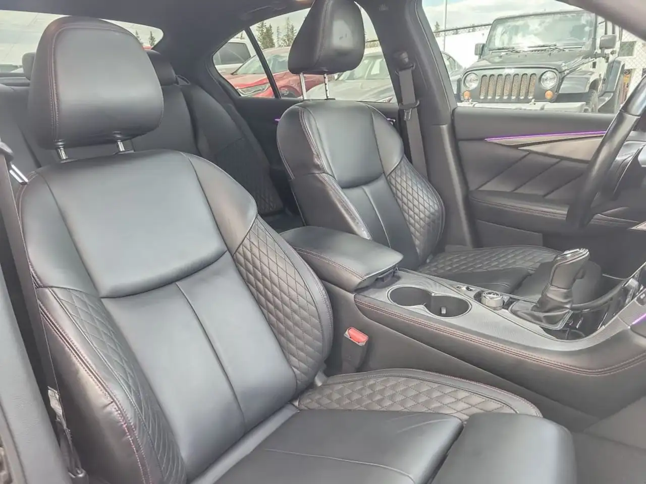 Infiniti Q50 снимка Infiniti Q50