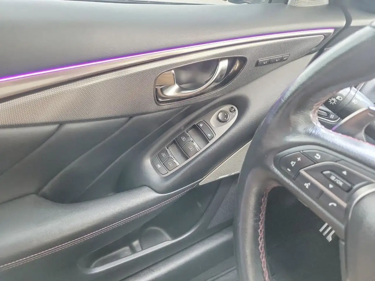 Infiniti Q50 снимка Infiniti Q50