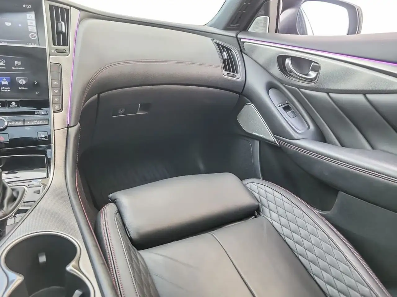 Infiniti Q50 снимка Infiniti Q50