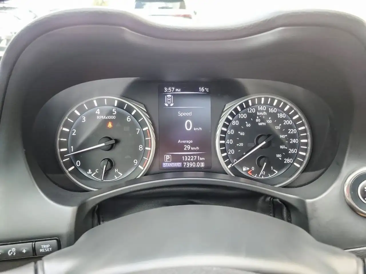 Infiniti Q50 снимка Infiniti Q50