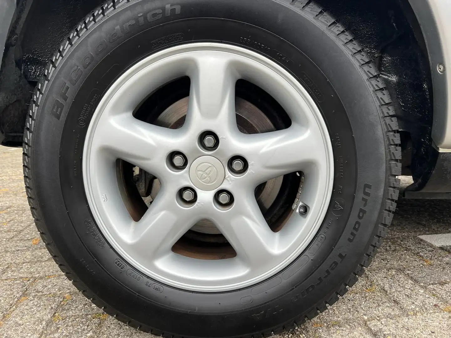 Toyota RAV 4 2.0 16v 4WD Linea Luna 3-drs + 12 MND BOVAG Gris - 2