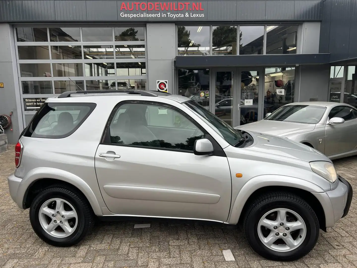 Toyota RAV 4 2.0 16v 4WD Linea Luna 3-drs + 12 MND BOVAG Gris - 1