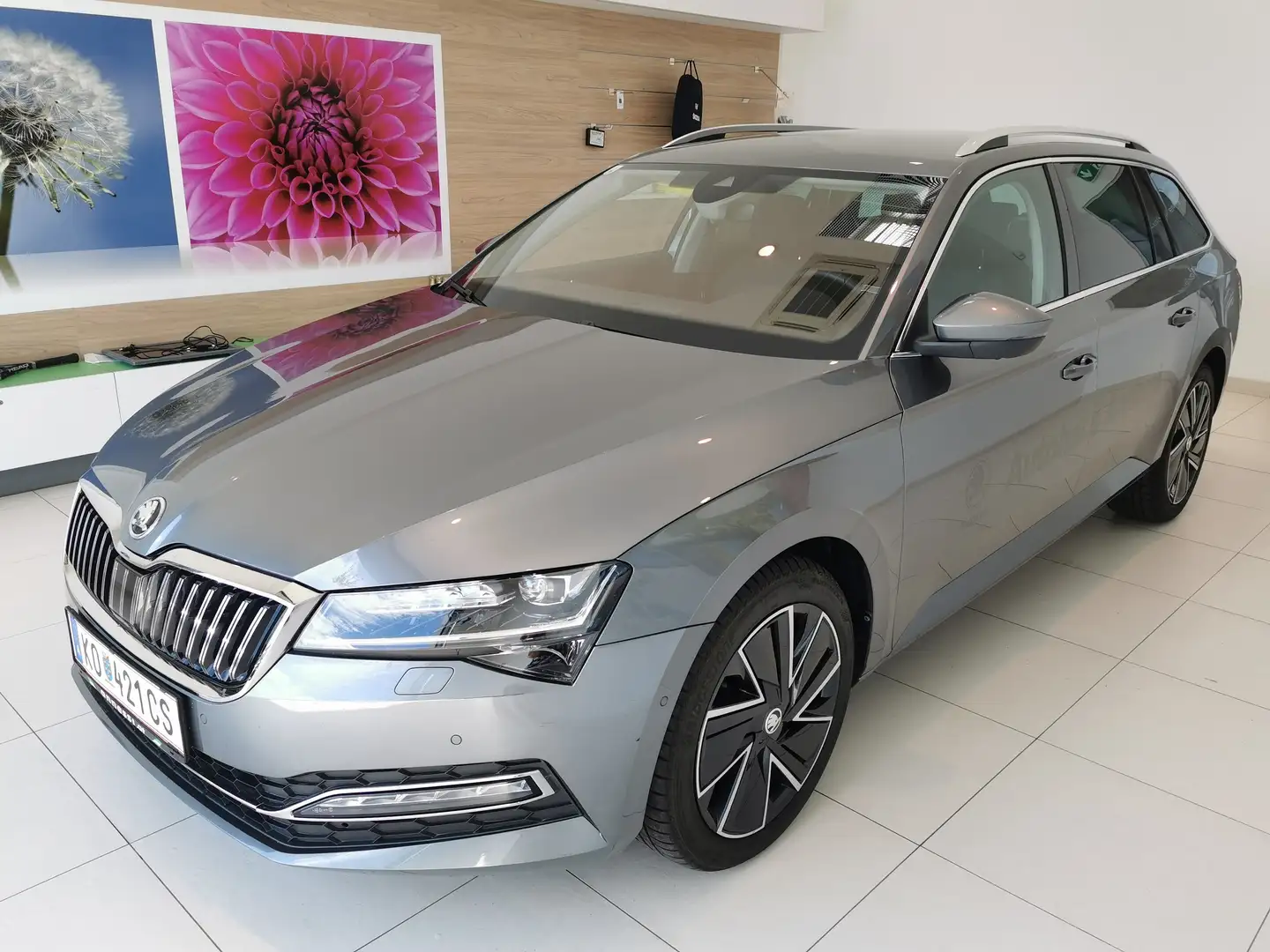 Skoda Superb Style Grau - 1