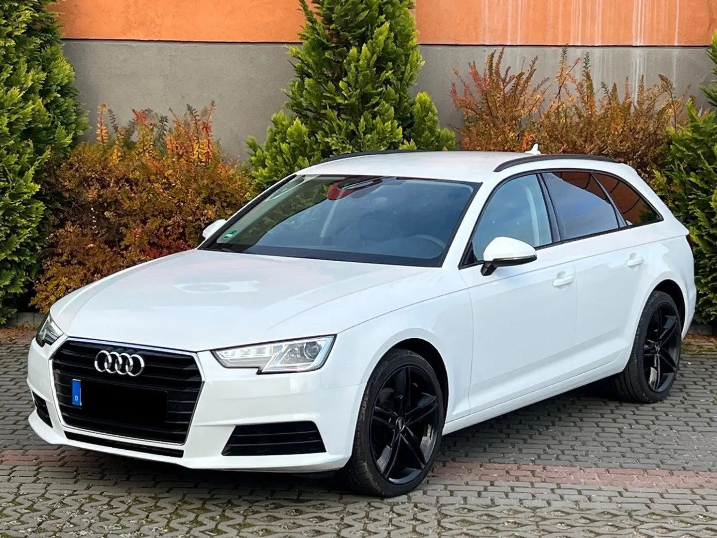 Audi A4 A4 Avant 2.0 TDI S tronic sport Weiß - 1