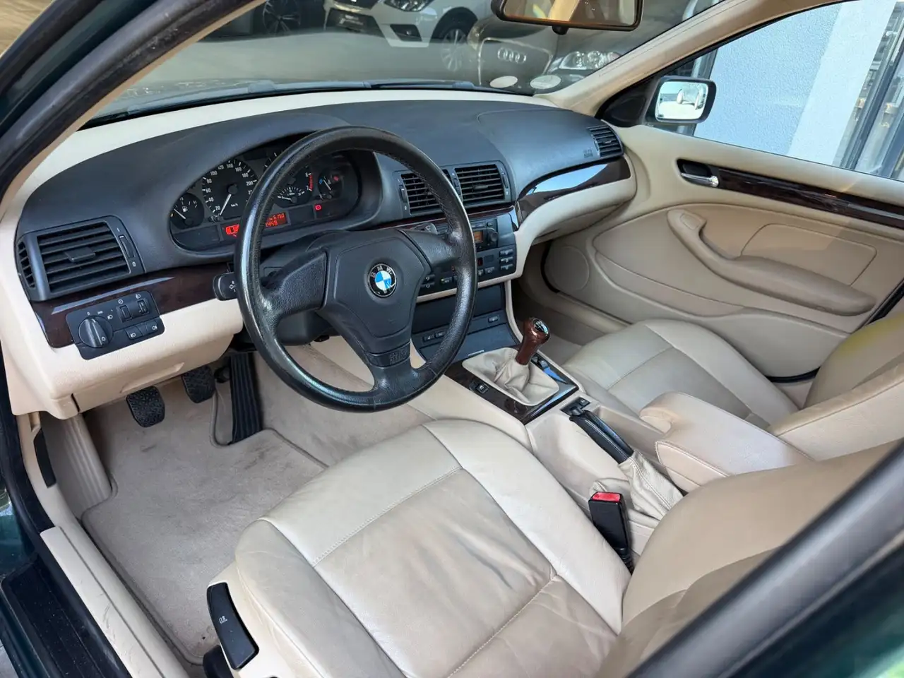 BMW 318 i Touring E46, foto 9