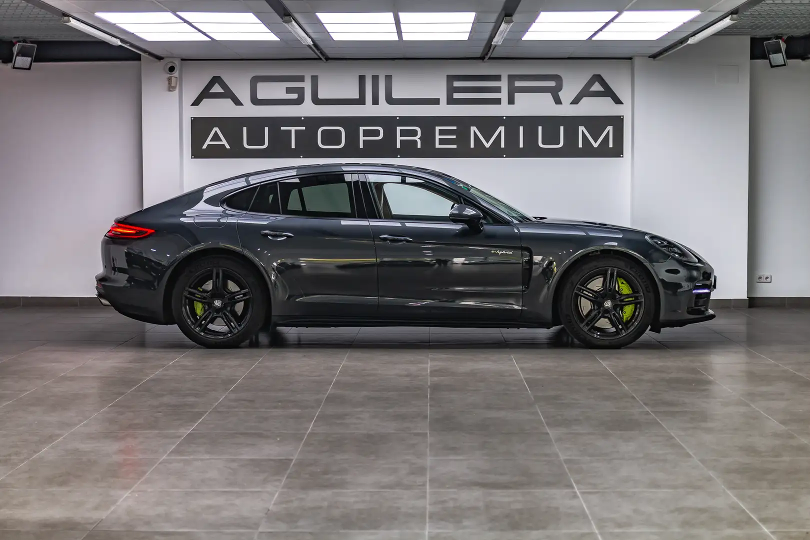 Porsche Panamera 4 e-Hybrid Gris - 2