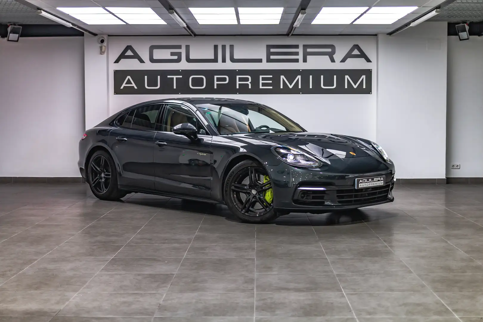 Porsche Panamera 4 e-Hybrid Gris - 1