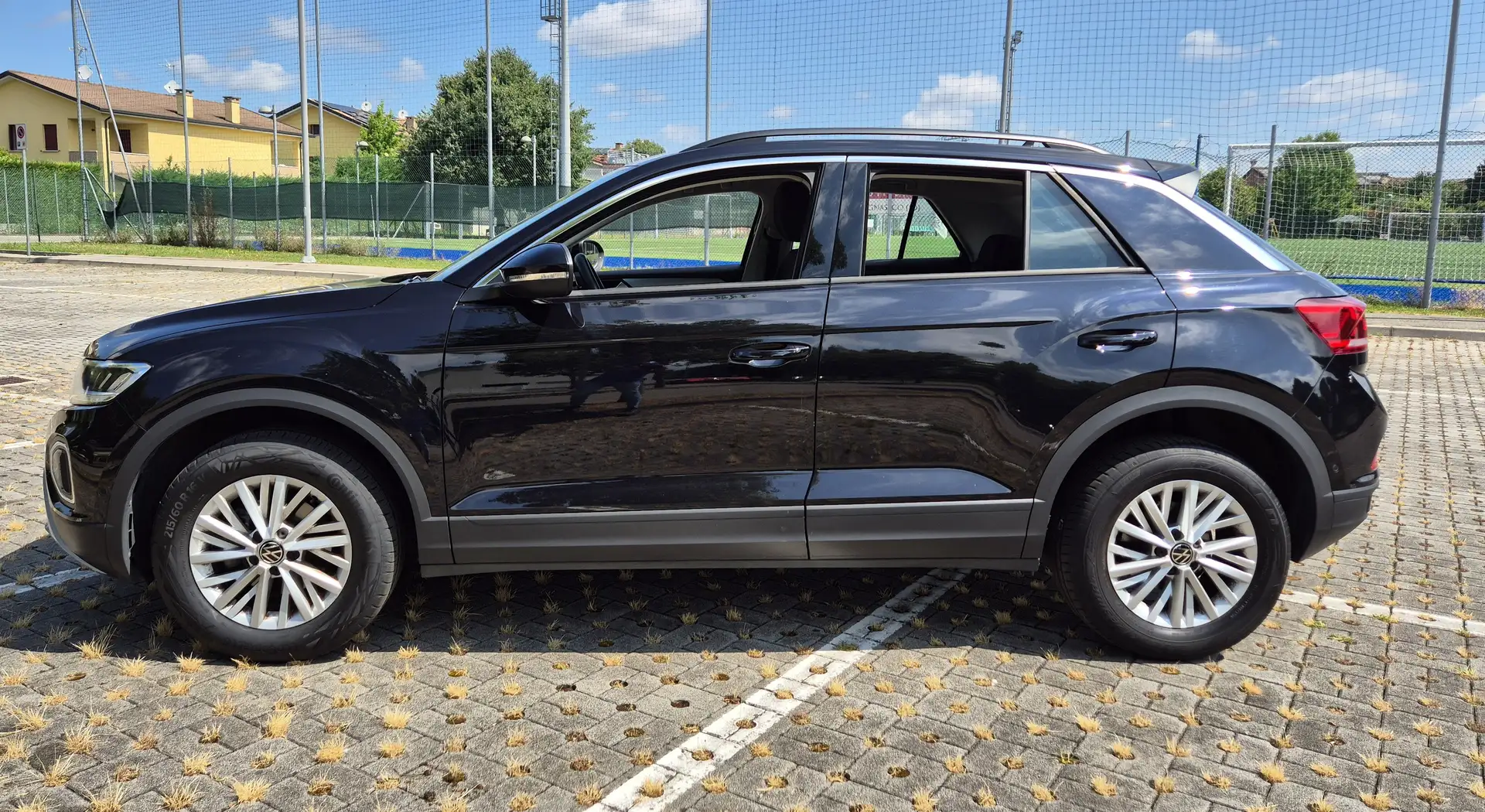 Volkswagen T-Roc T-Roc 2022 2.0 tdi Life 115cv Zwart - 1