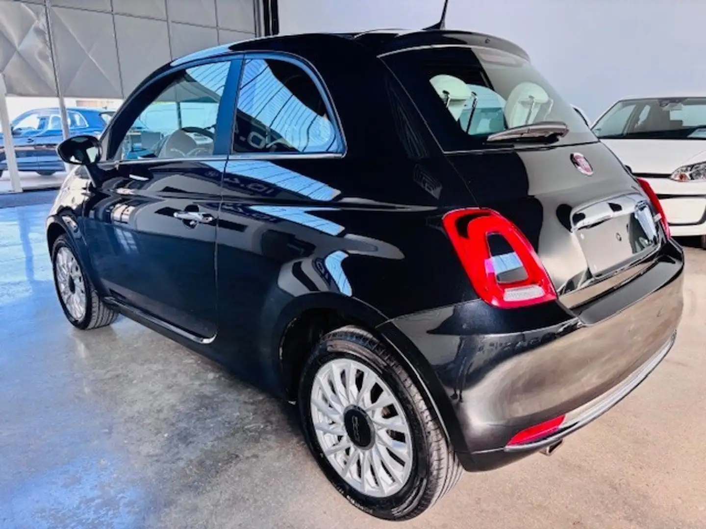 Fiat 500 1.0 Hybrid Dolcevita PERMUTABILE Zwart - 2