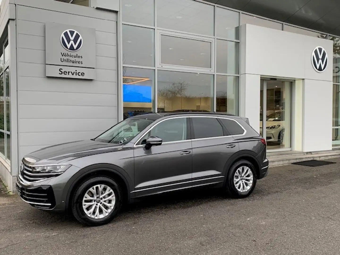 Volkswagen Touareg ELEGANCE 3.0TDI 231CV 4MOTION AUT.8 Gris - 1