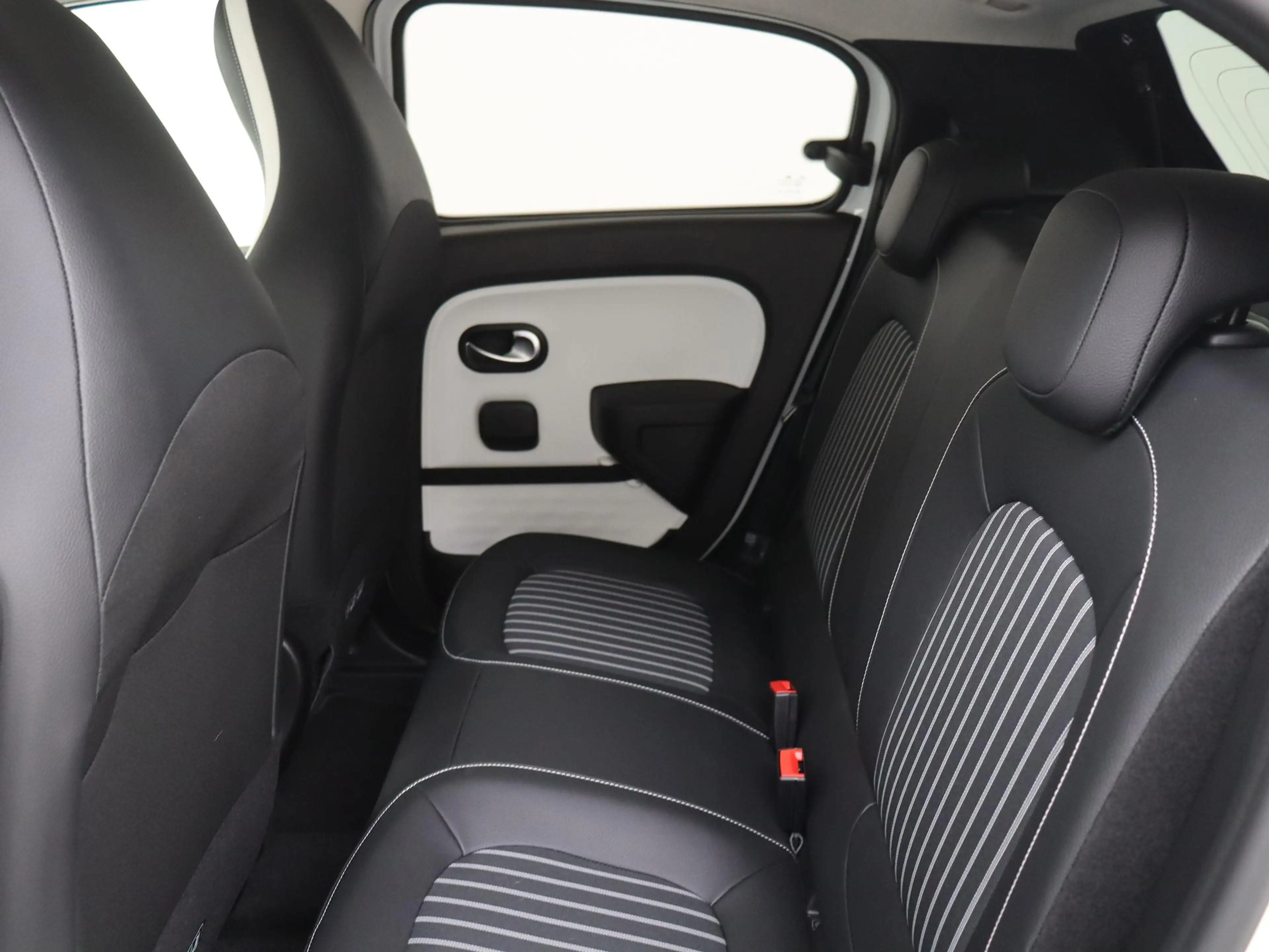Renault Twingo Z.E. R80 E-Tech Techno 22 kWh Airco | Navigatie | — photo 5