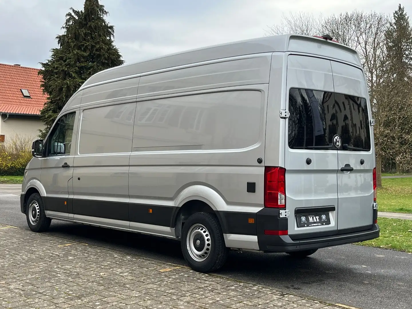 Volkswagen Crafter CRAFTER 2.0 TDI AUT. MAXI LANG EXTRA HOCH NAVI Silber - 1
