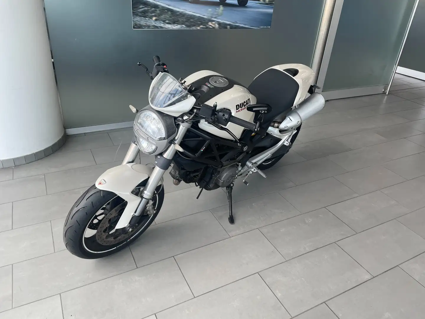 Ducati Monster 696 Blanc - 2