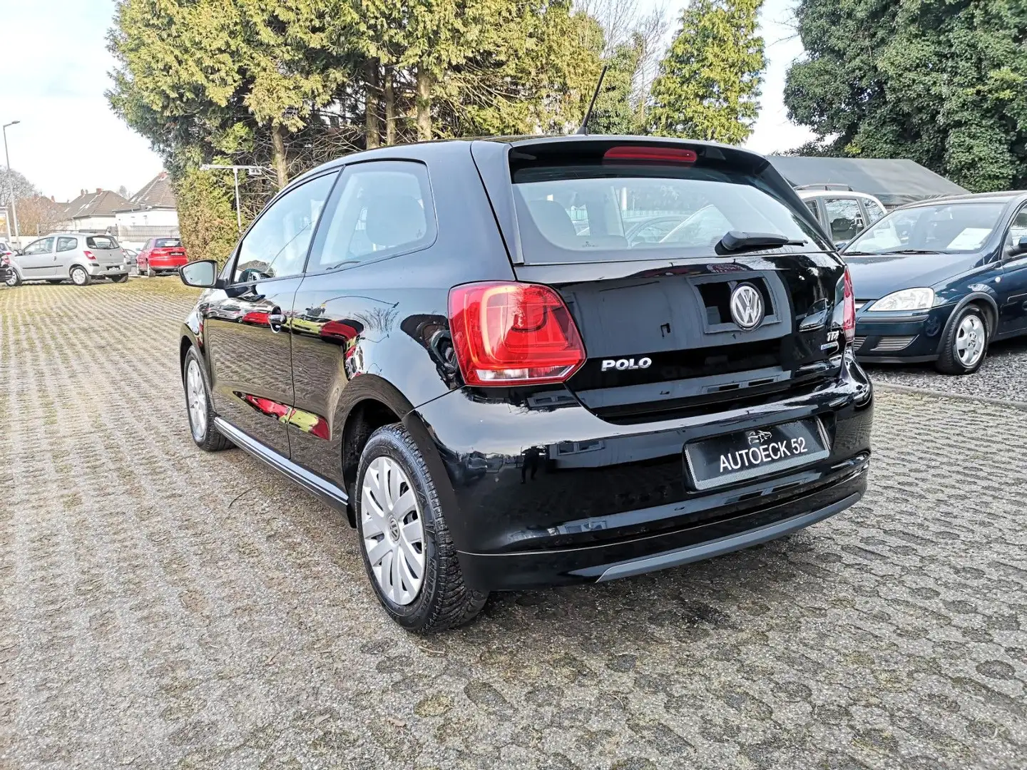 Volkswagen Polo V Trendline BlueMotion*Navigation*Tempomat* Negro - 2